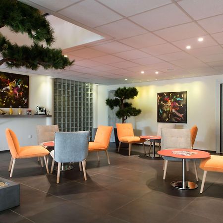 Hotel Kyriad La Rochelle Centre Ville Bagian luar foto