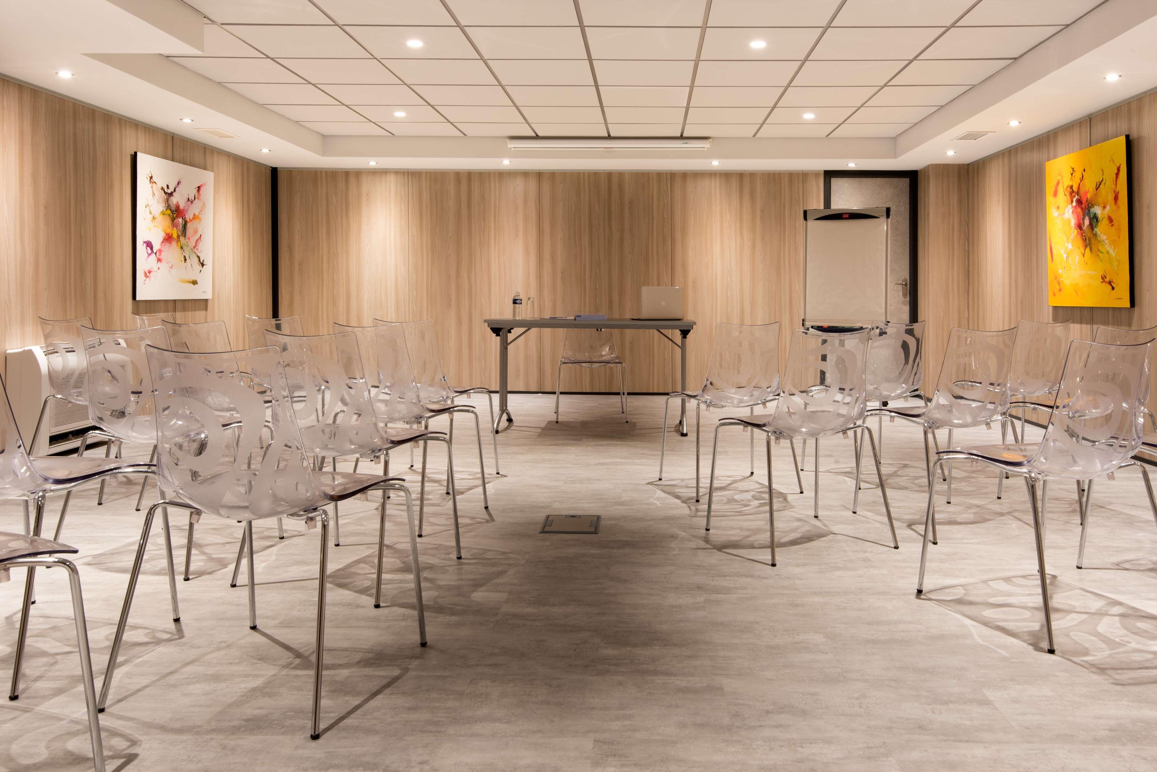 Hotel Kyriad La Rochelle Centre Ville Bagian luar foto