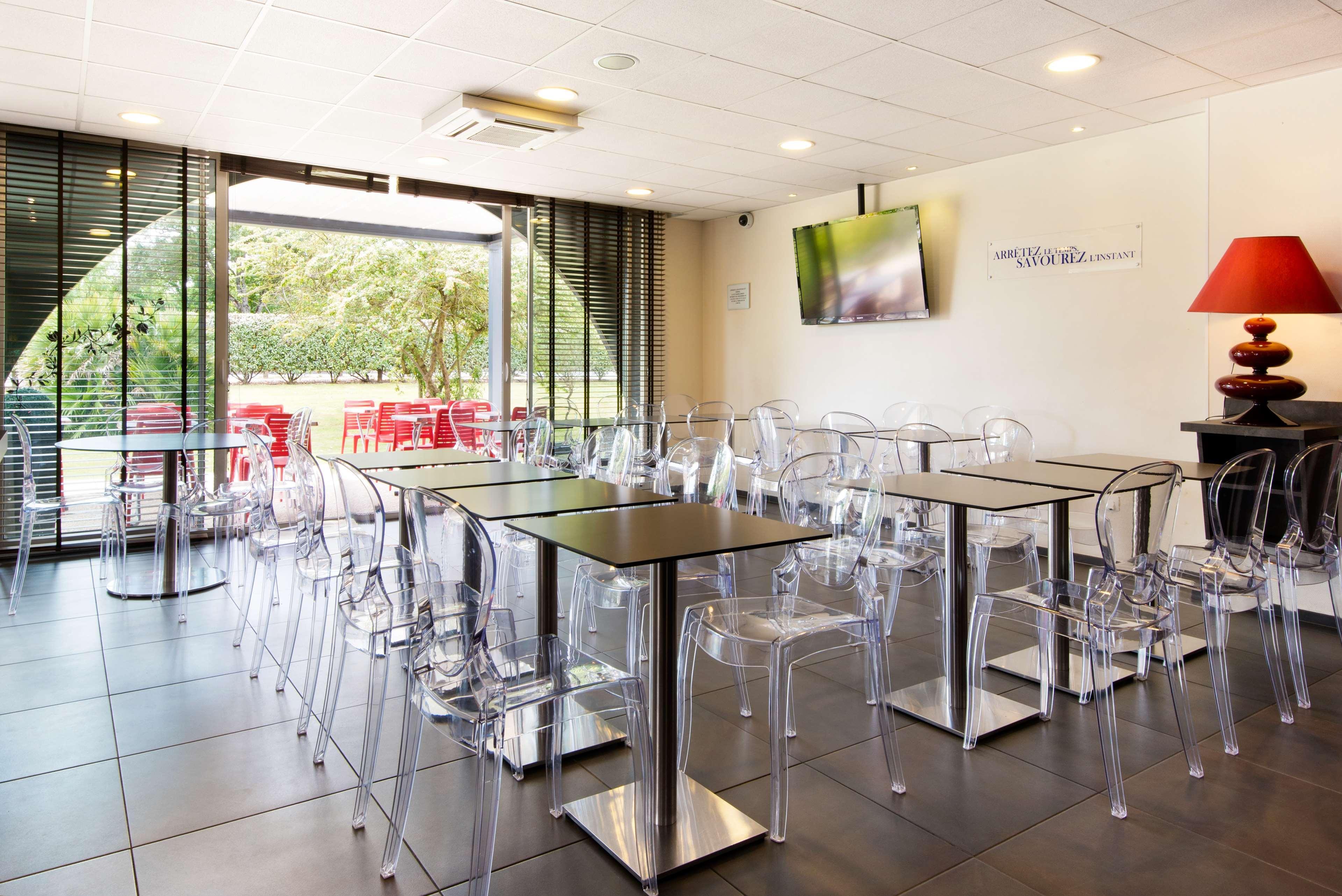 Hotel Kyriad La Rochelle Centre Ville Bagian luar foto