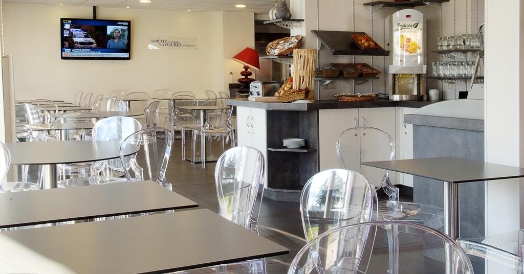 Hotel Kyriad La Rochelle Centre Ville Bagian luar foto
