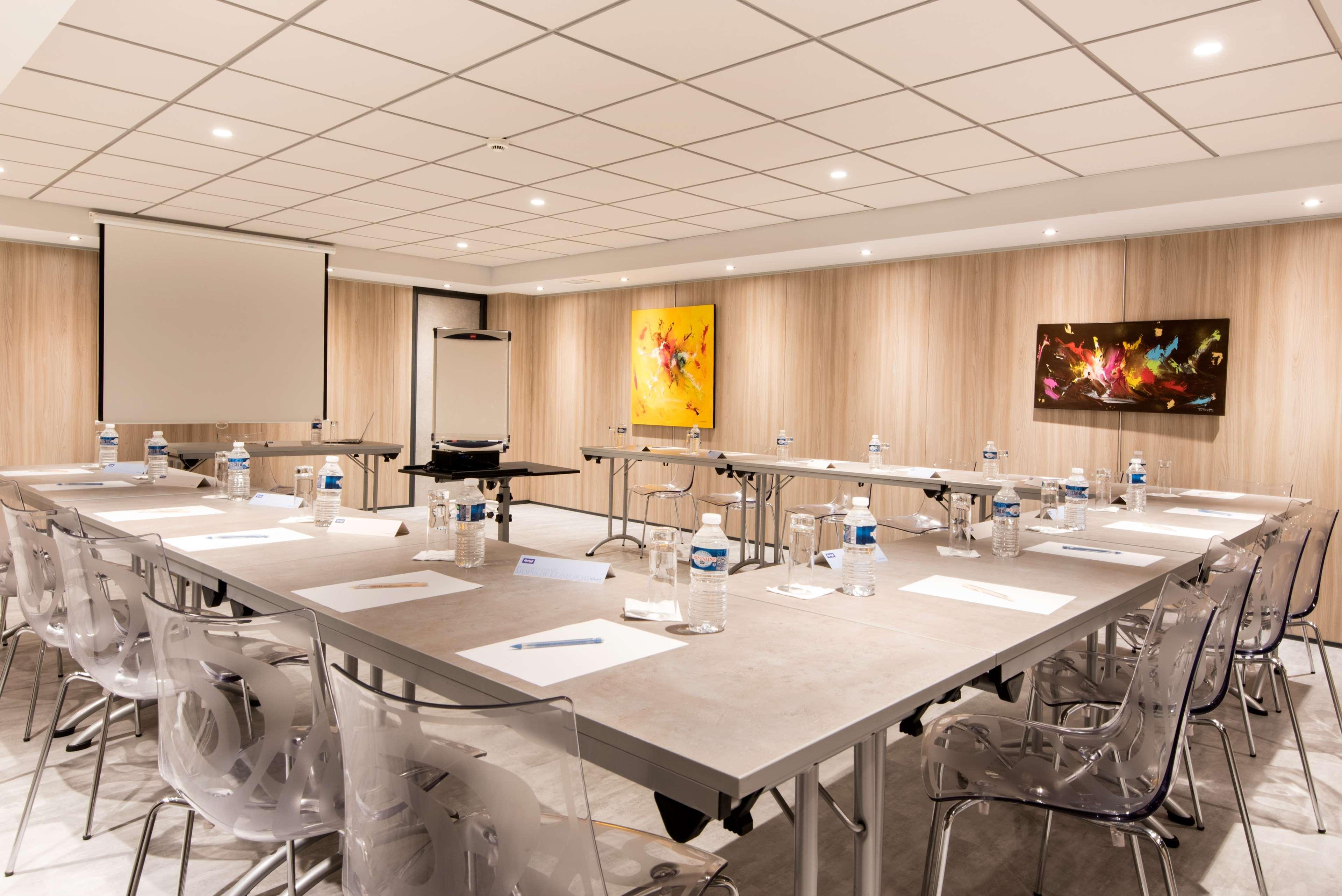 Hotel Kyriad La Rochelle Centre Ville Bagian luar foto